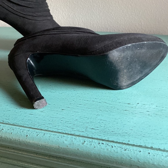 Coach Black Suede Booties Sz 9 - Picture 5 of 7